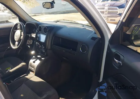 2017 Jeep Patriot Latitude 4X4 z USA, uszkodzony, nr VIN 1C4NJRFB3HD179848